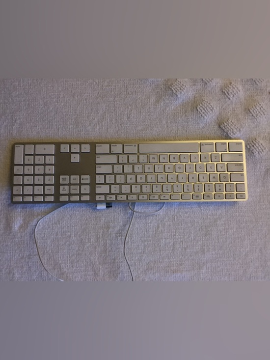 Apple Other - APPLE Silver Wireless Rechargeable Bluetooth Keyboard w/ Numeric Keypad